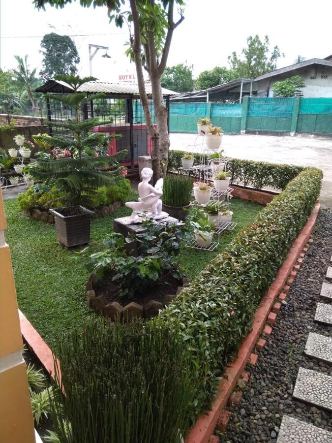 Hotel Nayora Prabumulih Perabumulih ภายนอก รูปภาพ